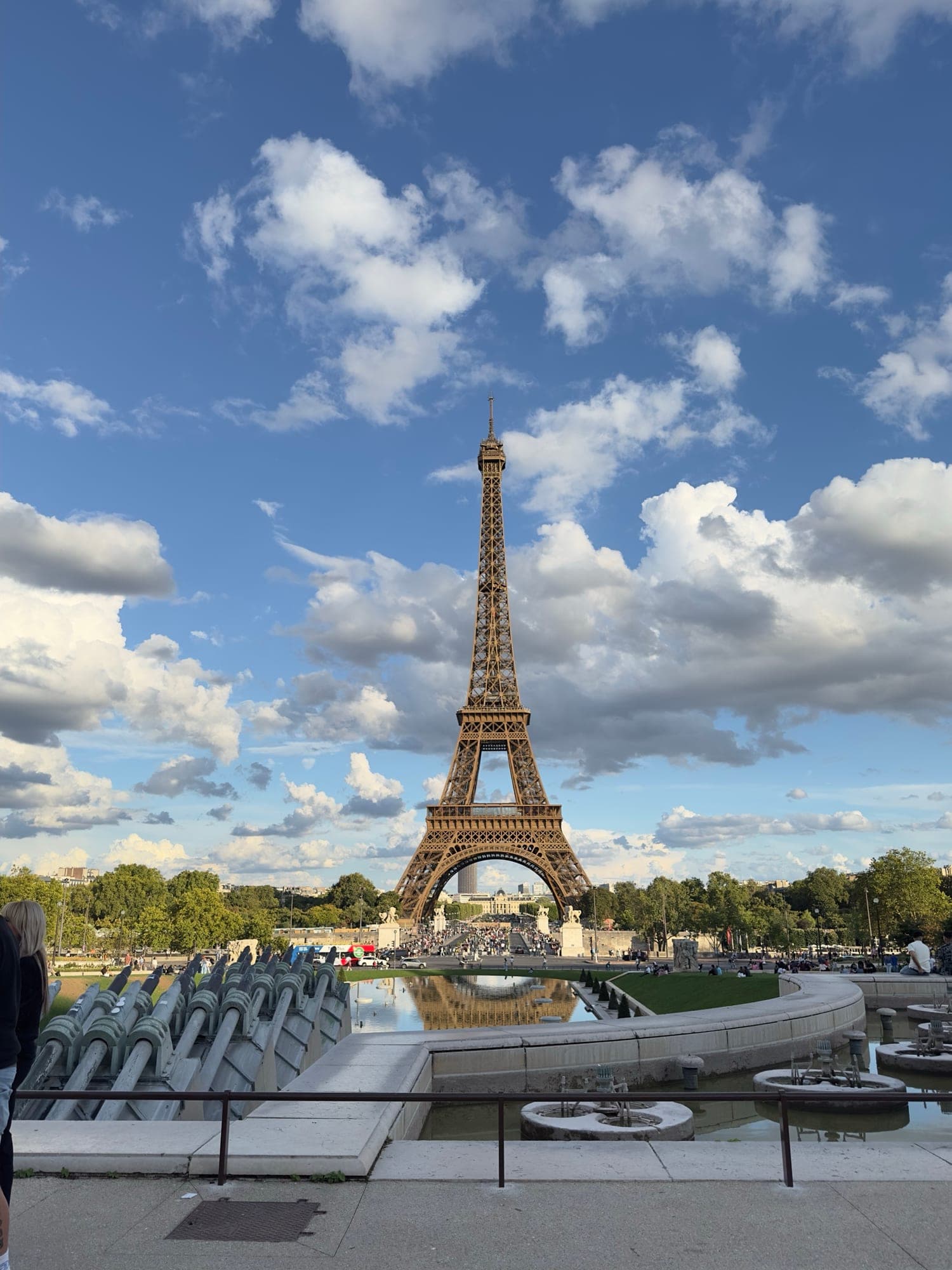 The Eiffel Tower seen from Trocadéro, photographed by MEOCY Studio